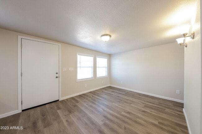 Building Photo - 4324 W Tonto Rd