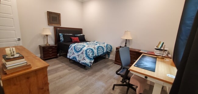 Building Photo - 2201 Esteban St