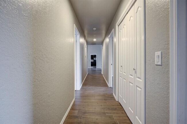 Building Photo - 2301 Tredington Way