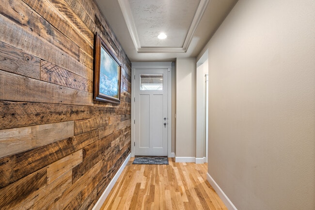 Building Photo - 2733 E Decameron Ln