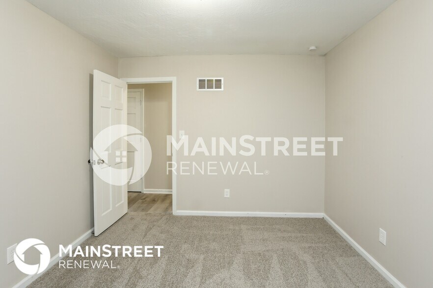 Building Photo - 11906 E 60 St