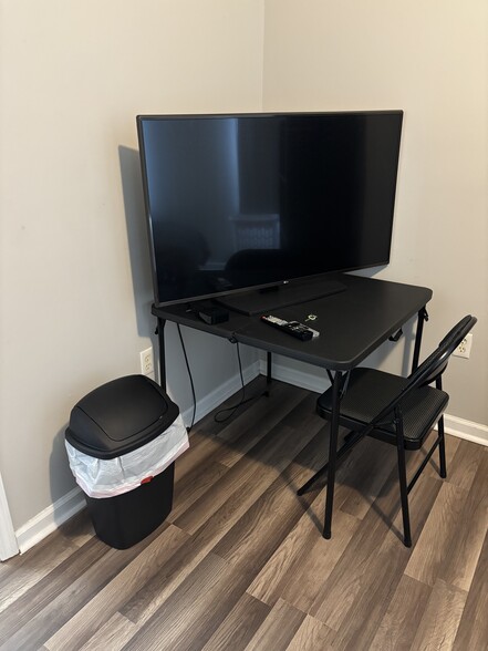 Building Photo - 7431 Emi Ln