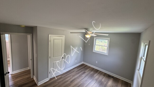 Building Photo - 43 Memory Ln