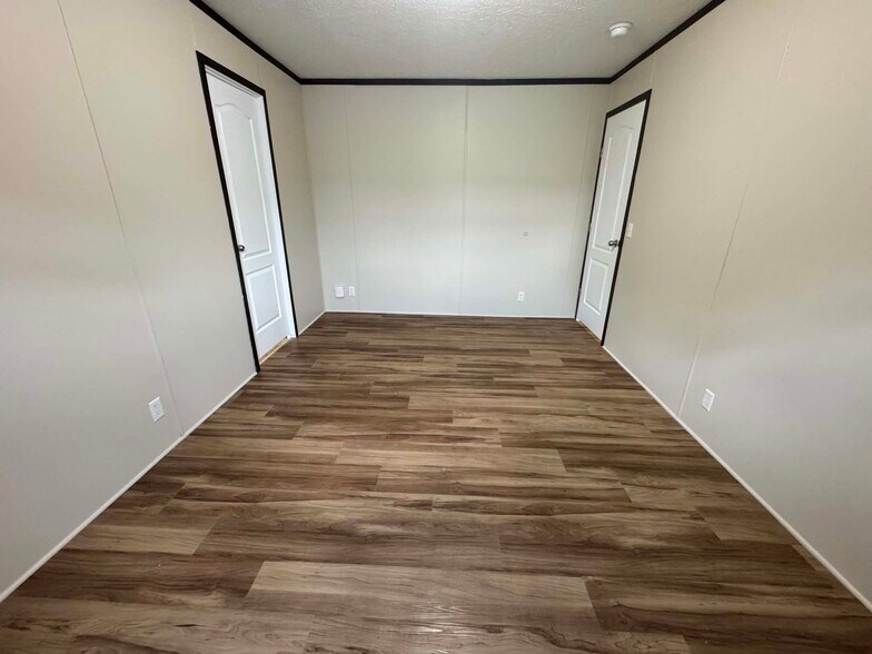 Building Photo - 48596 Leafdale Ct