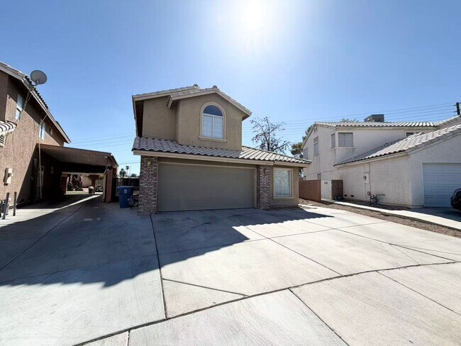 Building Photo - 901 Golden Hawk Way