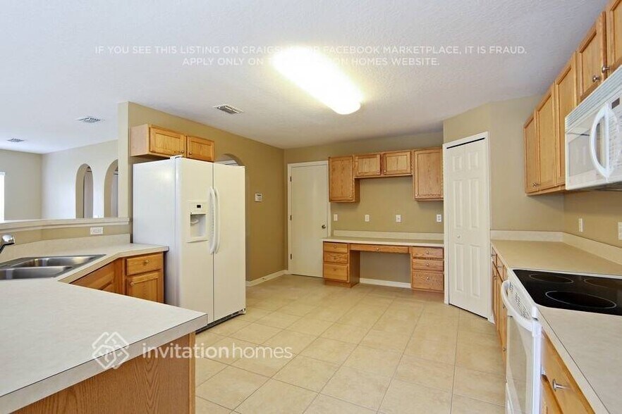 Building Photo - 9707 33rd Ave E