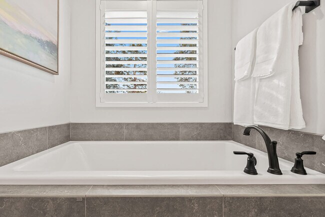 Building Photo - 10053 W Lyrical Dr