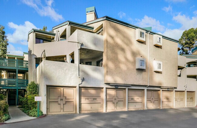 Building Photo - 9725 Mesa Springs Way