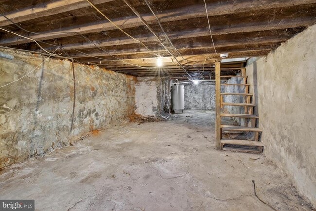 Building Photo - 1729 N Bambrey St