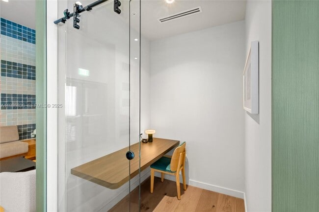 Building Photo - 11 NE 6th St