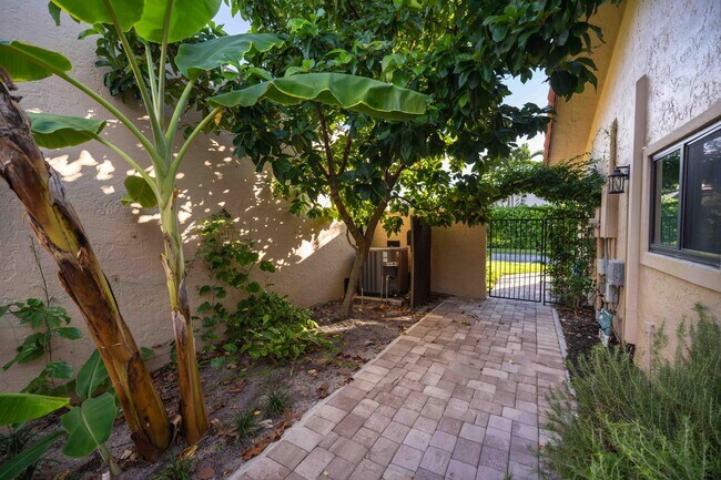 Building Photo - 21356 Sonesta Way