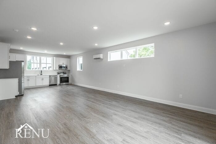 Building Photo - 5671 Sofias Cir