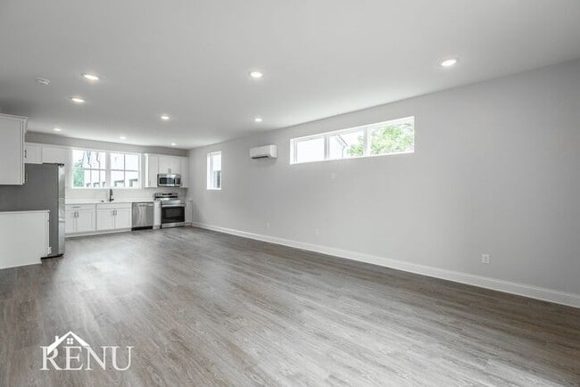 Building Photo - 5610 Sofias Cir