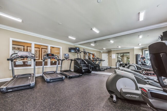 Building Photo - 605 Brook Ct