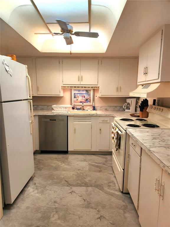 Building Photo - 654 Midway Dr