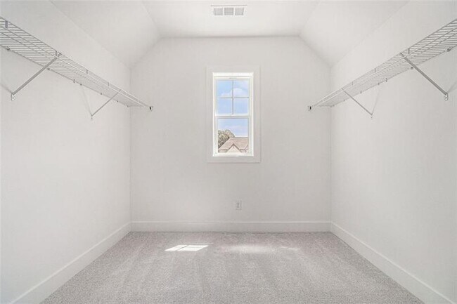 Building Photo - 7043 Foundry Dr