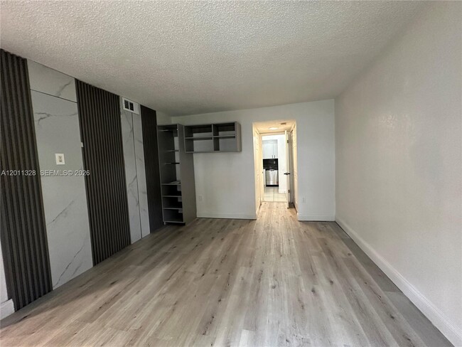 Building Photo - 4215 N University Dr
