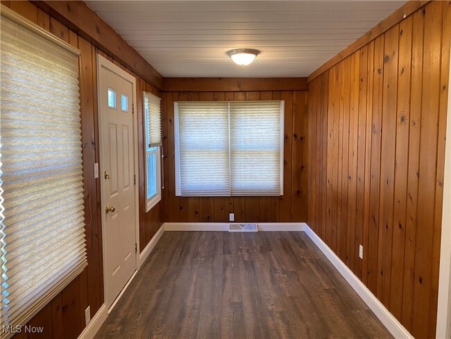 Building Photo - 240 Edwin St NW