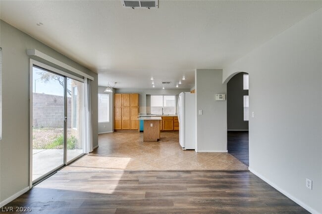 Building Photo - 7809 Calico Flower Ave