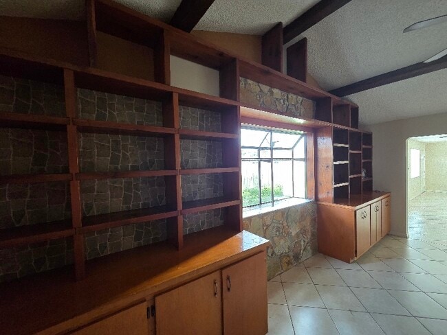 Building Photo - 8140 Medford Dr