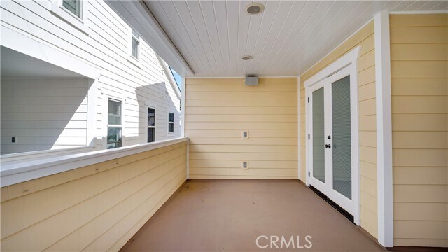 Building Photo - 431 Iris Ave