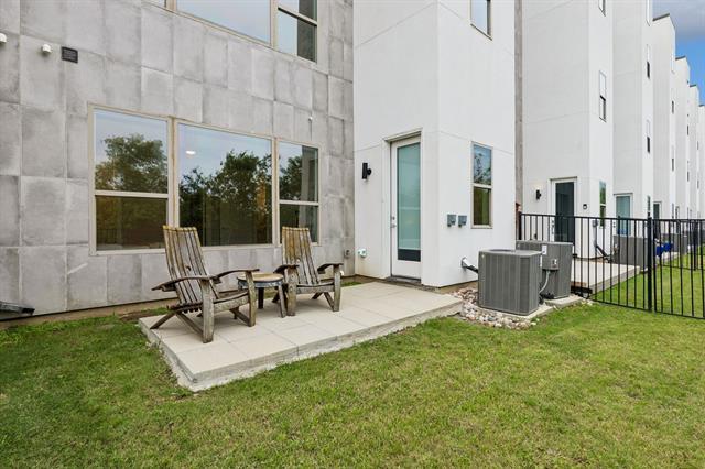 Building Photo - 4965 Blaynes View Dr