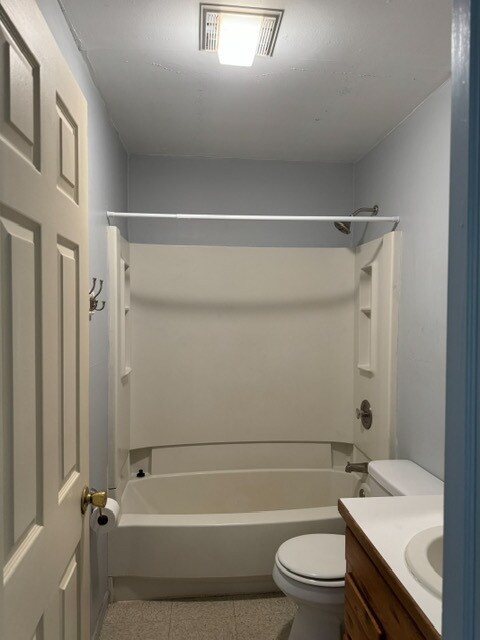 Building Photo - 405 Main St