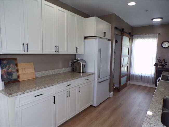 Building Photo - 2160 Heron Lake Dr