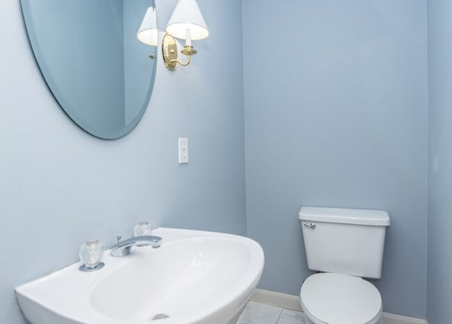 Building Photo - 285 Bishops Forest Dr