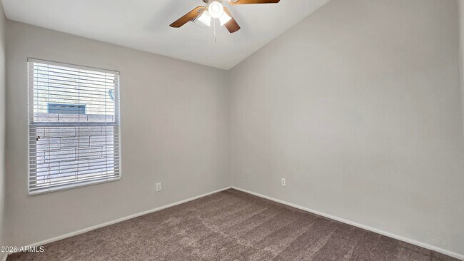 Building Photo - 15857 W Moreland St