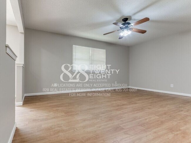 Building Photo - *AVAILABLE NOW!* Recently Updated 3 Bed/2 Bath Single Family Home Near Lake Overholser!