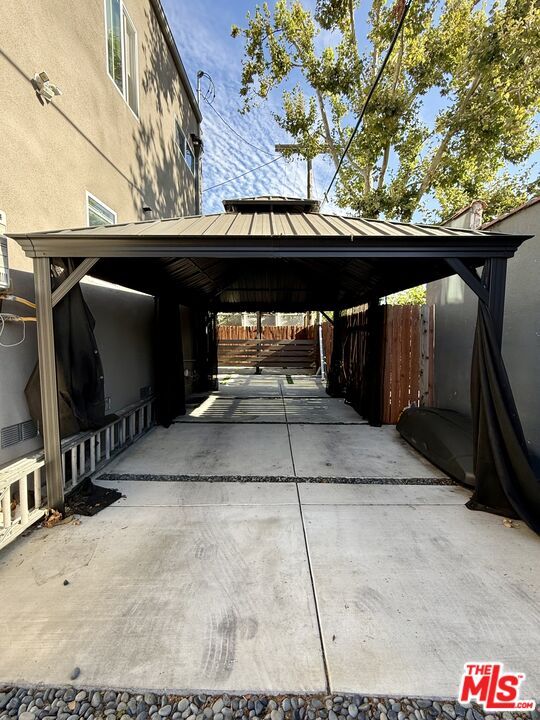 Building Photo - 635 N Formosa Ave