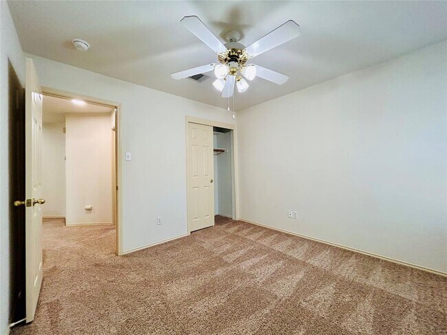 Building Photo - 2909 Lagerway Cove