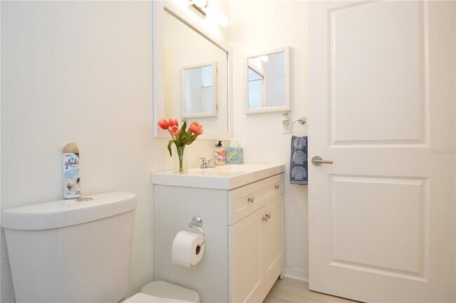 Building Photo - 10263 Gandy Blvd N