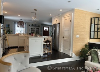 Building Photo - 82 Riverview Cir