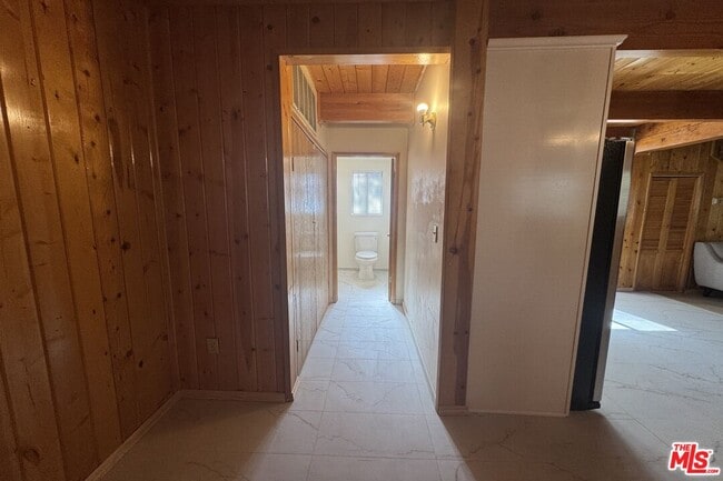 Building Photo - 2317 Maplewood Way