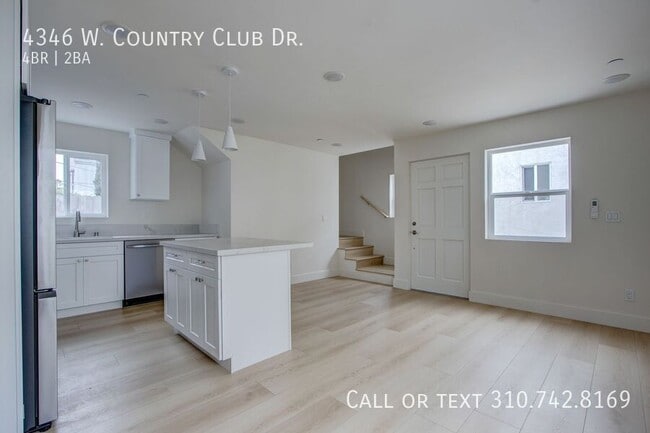 Building Photo - 4346 Country Club Dr