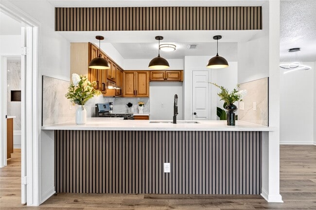 Building Photo - 8618 Van Hut Ln