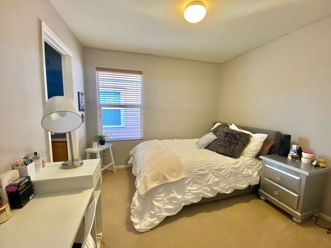Building Photo - Central Park Home For Rent