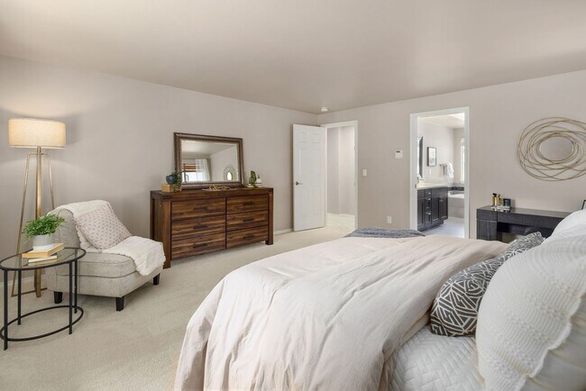Building Photo - Beautiful home with 5 beds, 3.5 baths for ...