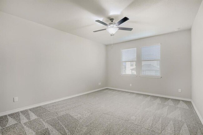 Building Photo - 173 Flexus Ln