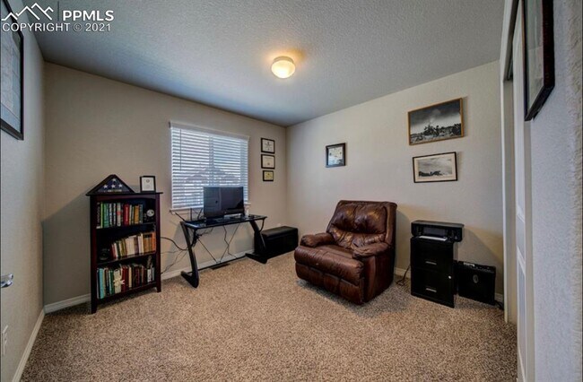 Building Photo - 6673 Galpin Dr