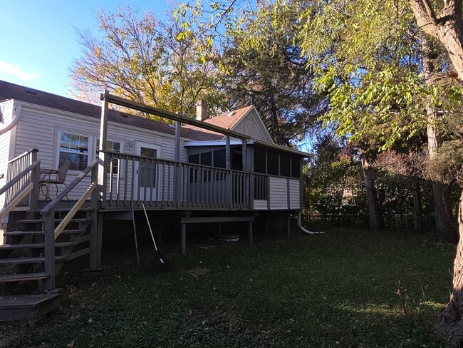 Building Photo - 2 bedroom Mukwonago home