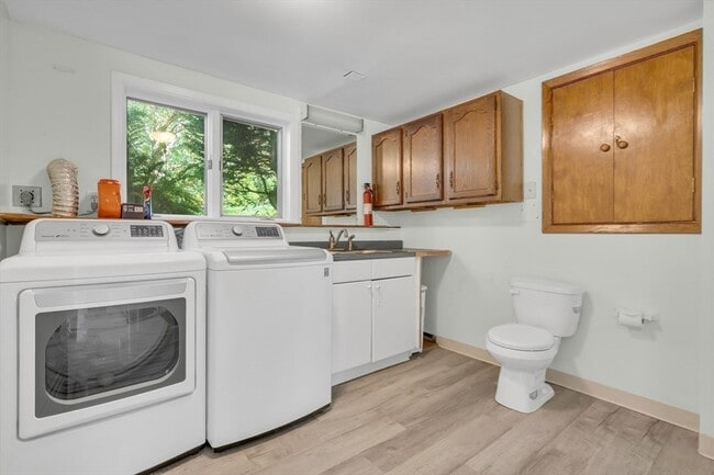 Building Photo - 606 Springs Rd