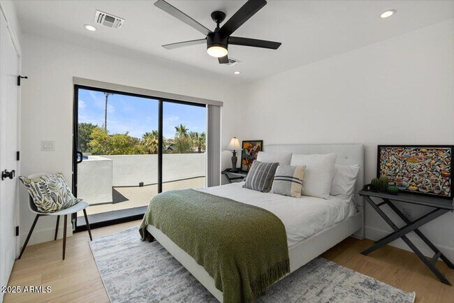 Building Photo - 220 W Monterosa St