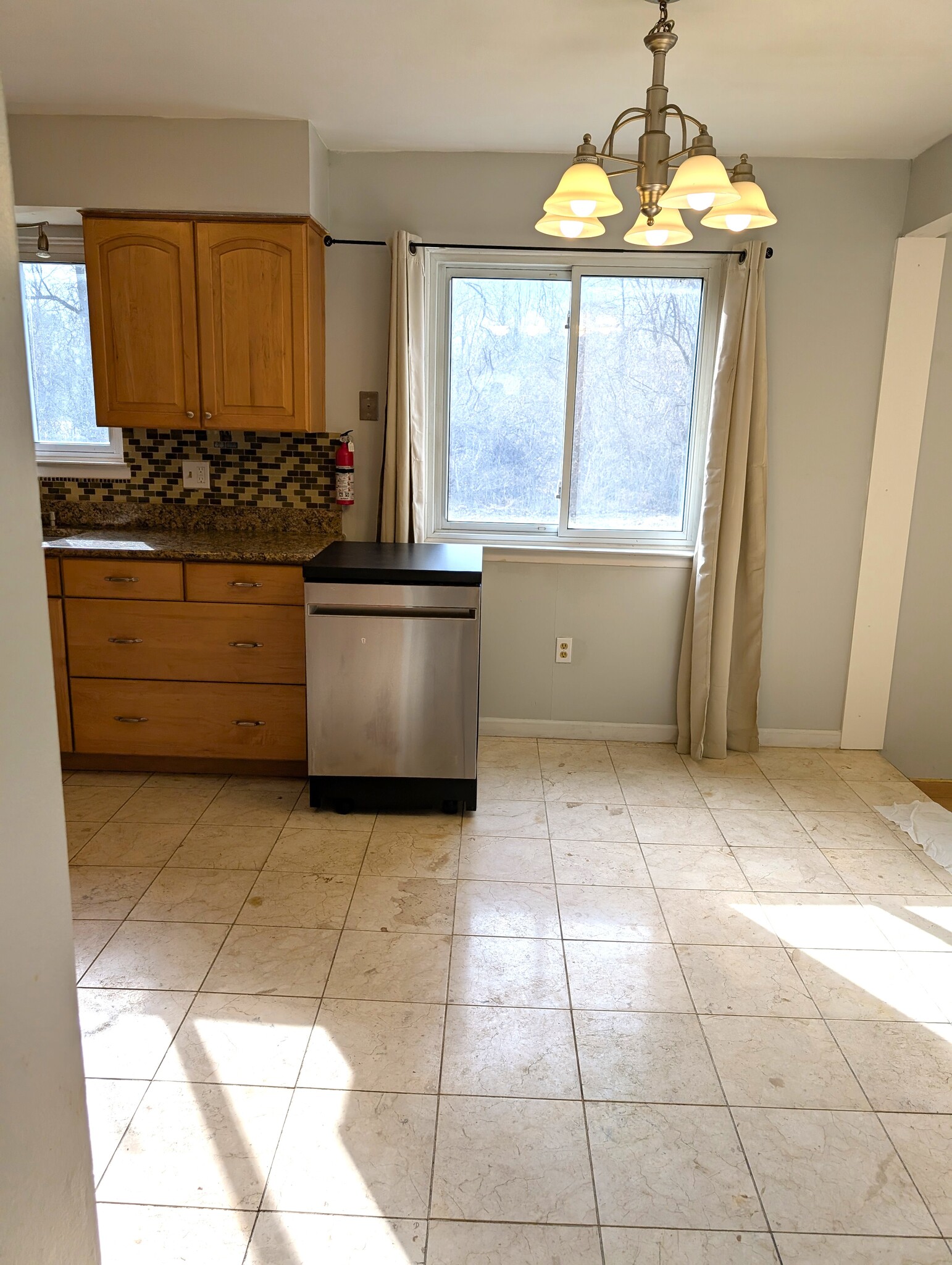 Kitchen - 21765 Flanders St
