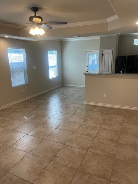 Building Photo - 6934 Lakeview Dr.