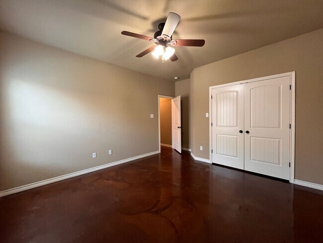 Building Photo - 3 bedroom home