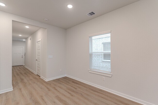 Building Photo - 8570 Blueberry Ash St