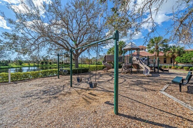 Building Photo - 650 Crane Prairie Way